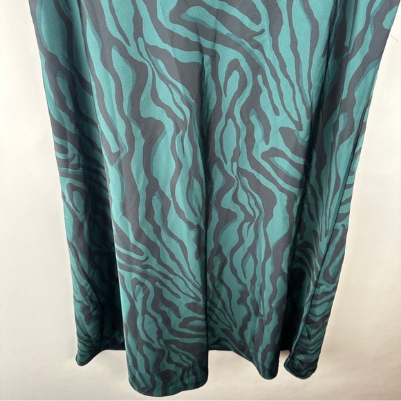 J. Crew Green and Black Animal Print Midi Skirt | US Size Medium - Picture 5 of 9